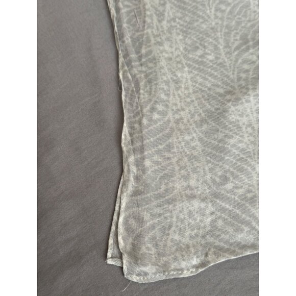 Signature Lightweight Sheer Gray Scarf With Animal Print Pattern - Picture 5 of 8